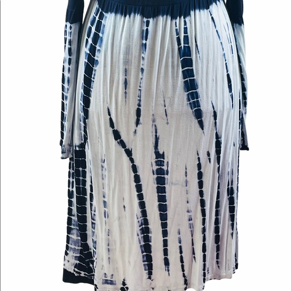 Felicity & Coco Off the Shoulder Bell Sleeve Dress - Picture 5 of 6